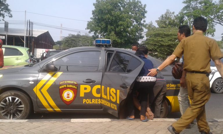 Wahyudin lampu merah 2