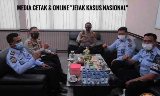 ujk8