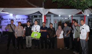 698